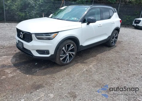 2022 Volvo Xc40 T5 R-Design from USA, damaged, VIN YV4162UM5N2663536